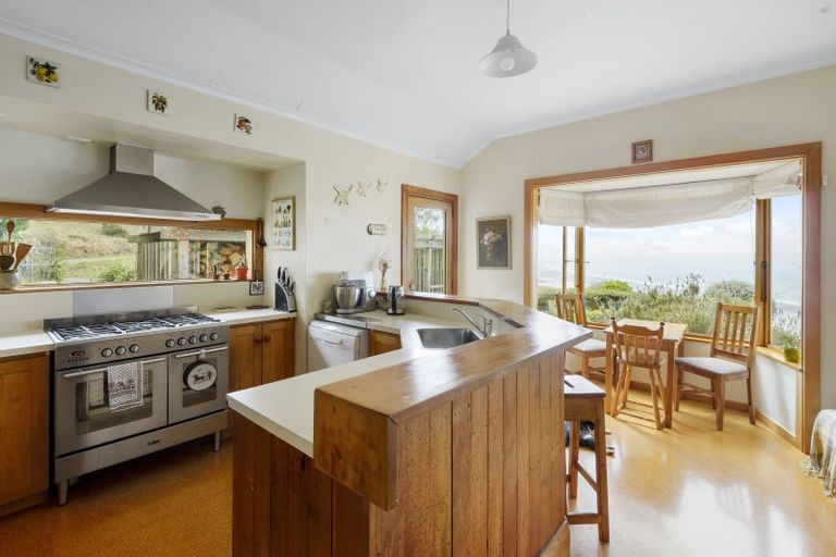 Photo of property in 575 Summit Road, Heathcote Valley, Christchurch, 8081