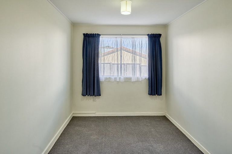 Photo of property in 2/35 Mana Esplanade, Paremata, Porirua, 5026