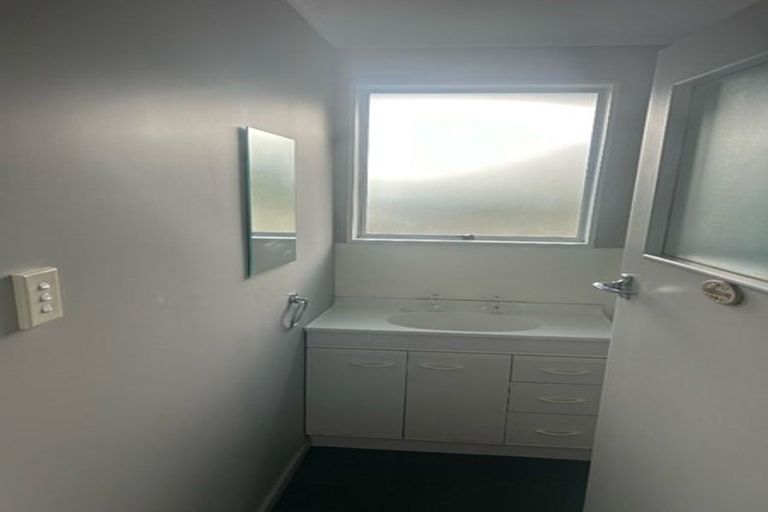 Photo of property in 1 Kaka Street, Gore, 9710