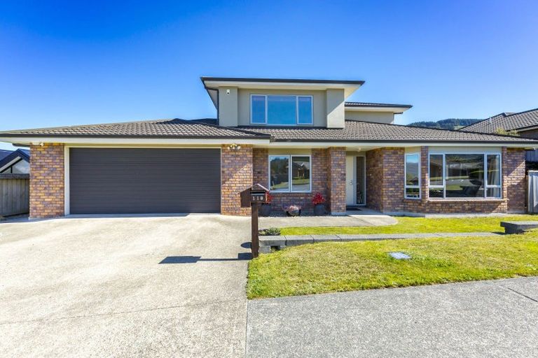 Photo of property in 118 Kirton Drive, Riverstone Terraces, Upper Hutt, 5018