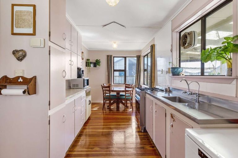 Photo of property in 41 Clyde Crescent, Roslyn, Palmerston North, 4414