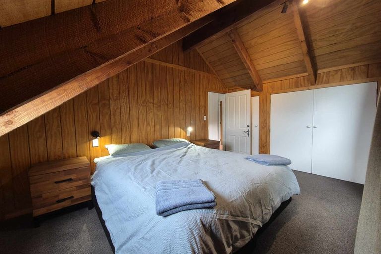 Photo of property in 16 Maxwell Place, Queenstown, 9300