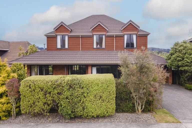 Photo of property in 7 Montrose Grove, Churton Park, Wellington, 6037