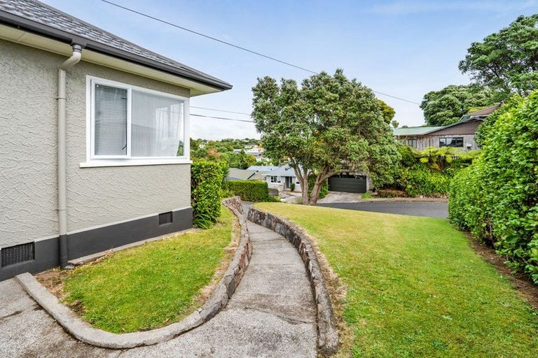 Photo of property in 17 Rainsford Street, Moturoa, New Plymouth, 4310