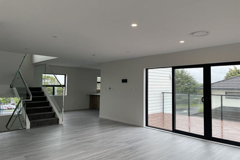 Photo of property in 26a Reeves Road, Pakuranga, Auckland, 2010