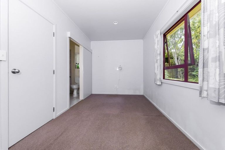 Photo of property in 772 West Coast Road, Oratia, Auckland, 0604