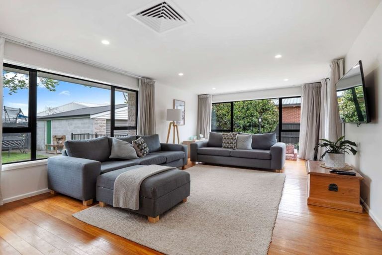 Photo of property in 53 Woodbury Street, Russley, Christchurch, 8042