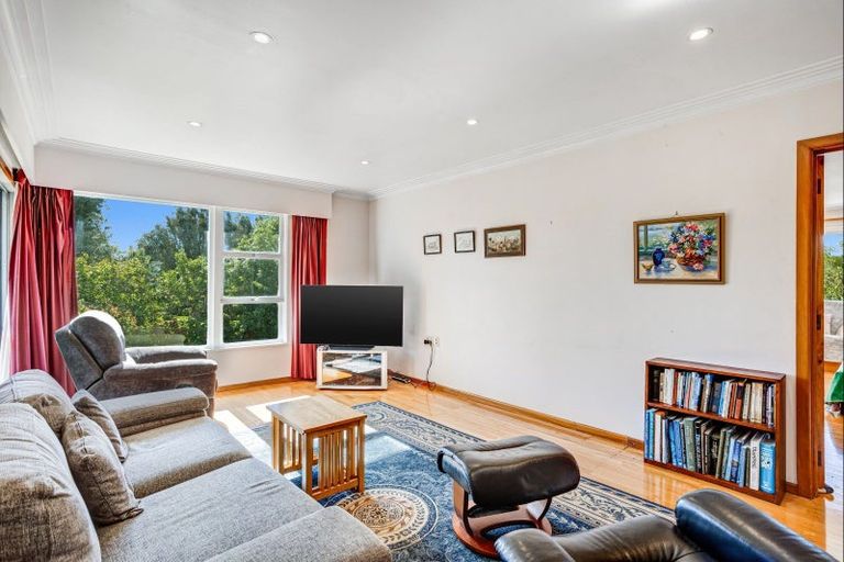 Photo of property in 42 Koraha Road, Kumeu, 0892