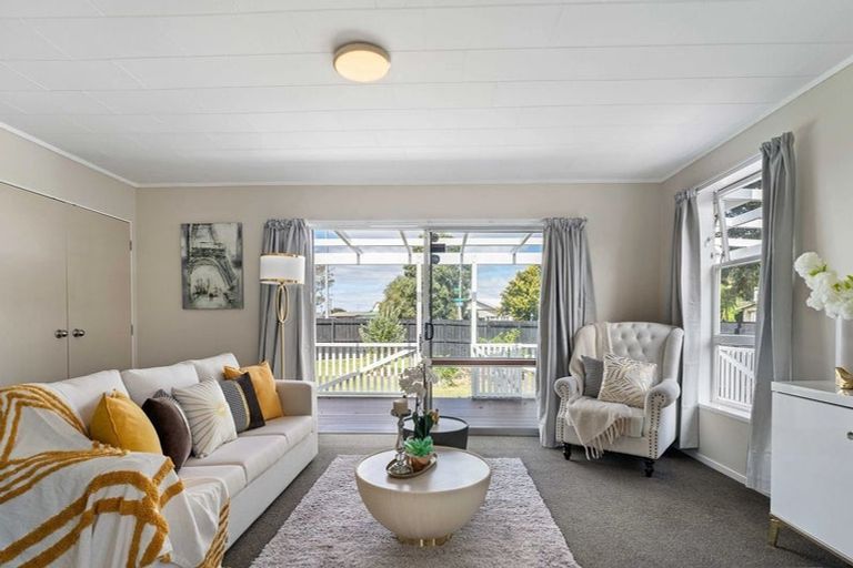 Photo of property in 15 Takanini School Road, Takanini, 2112