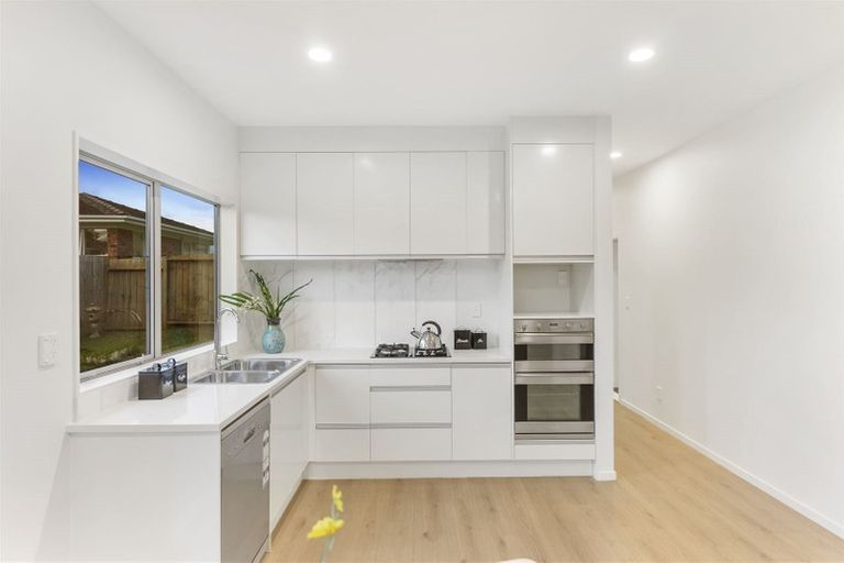 Photo of property in 19a Wylie Avenue, Sunnynook, Auckland, 0620