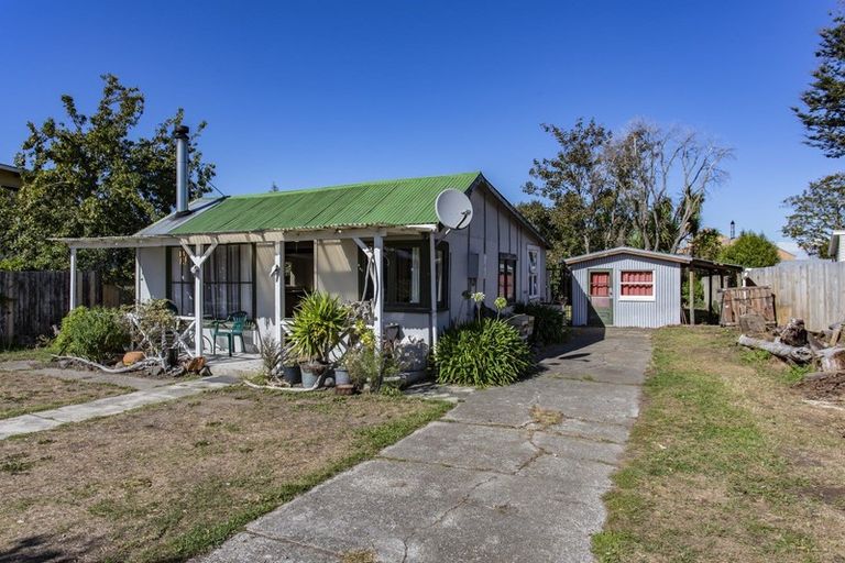 Photo of property in 29 Cross Street, Waikuku Beach, 7473