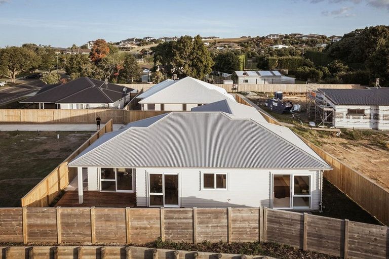 Photo of property in 11c Western Avenue, Omokoroa, 3114