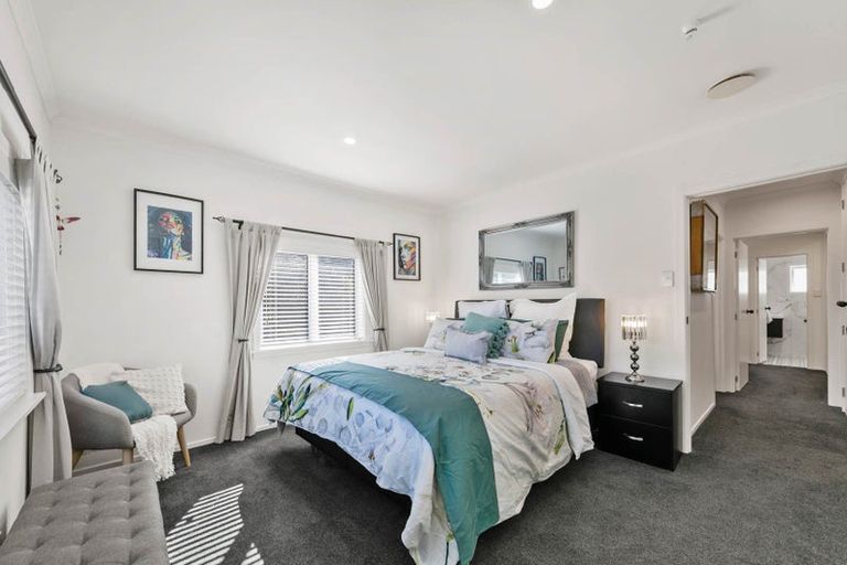Photo of property in 84 Shaw Road, Oratia, Auckland, 0604