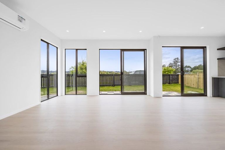 Photo of property in 18 Zadar Street, Kumeu, 0810