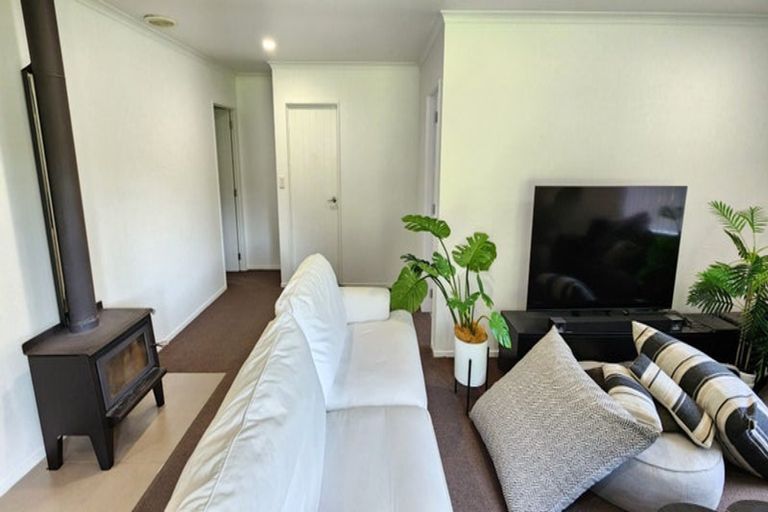 Photo of property in 74b Karamea Street, Whalers Gate, New Plymouth, 4310