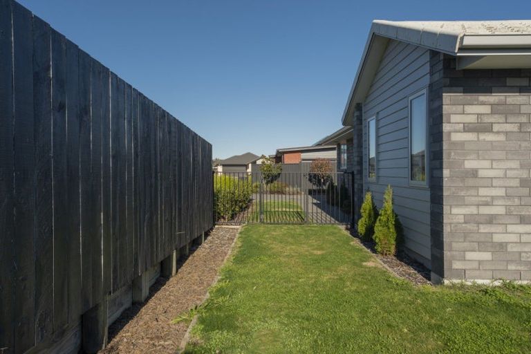 Photo of property in 102 Sentinel Avenue, Omokoroa, 3114