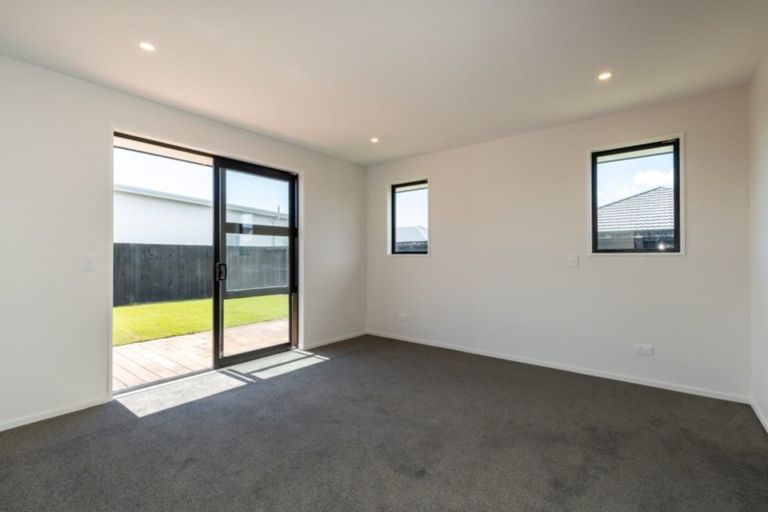 Photo of property in 16 Roys Street, Marshland, Christchurch, 8083