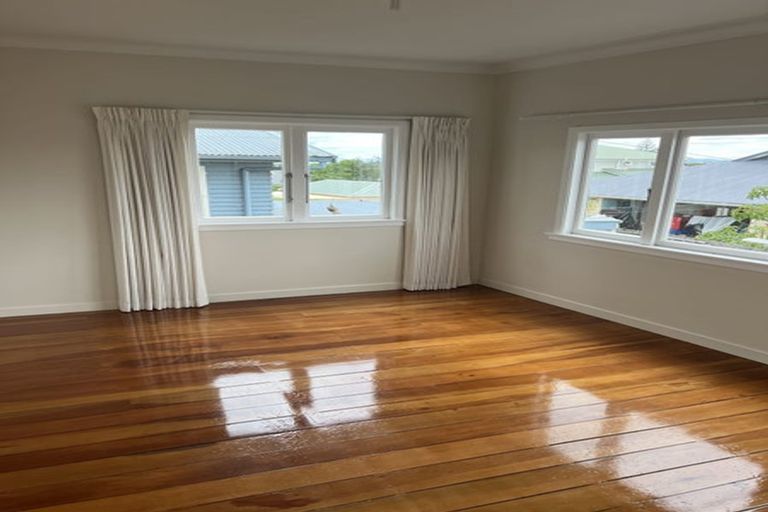 Photo of property in 1/30a Old Lake Road, Narrow Neck, Auckland, 0624