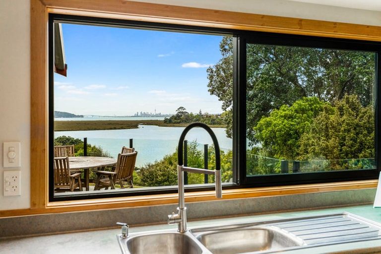 Photo of property in 163 West Harbour Drive, West Harbour, Auckland, 0618