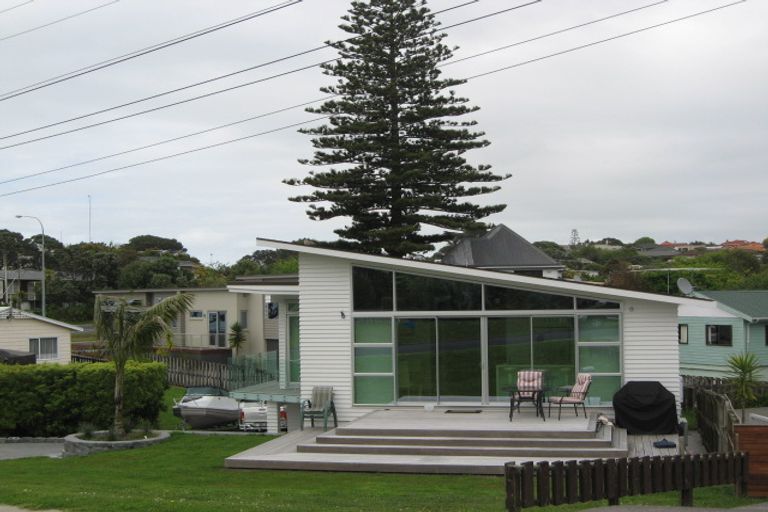 Photo of property in 2 Zealandia Road, Manly, Whangaparaoa, 0930