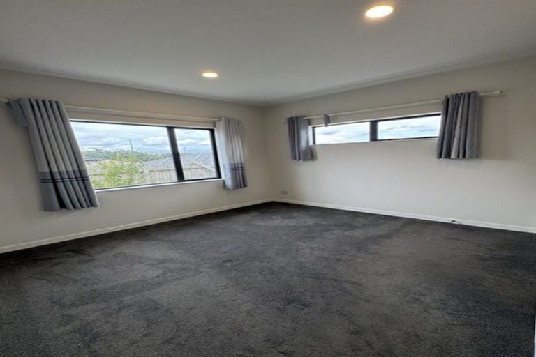Photo of property in 6 Grenache Way, Kumeu, 0810