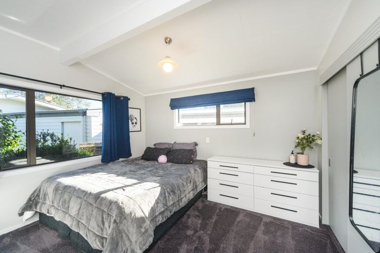 Photo of property in 6 Willowstream Grove, Cloverlea, Palmerston North, 4412