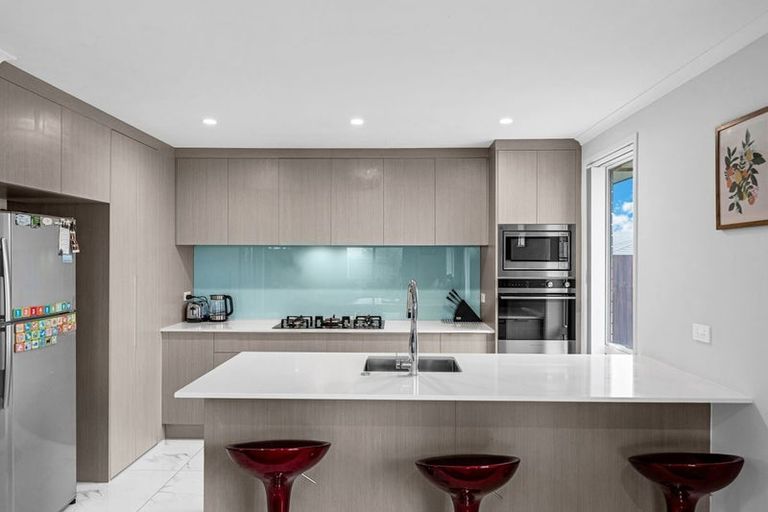 Photo of property in 16 Gibboney Place, Pokeno, 2402