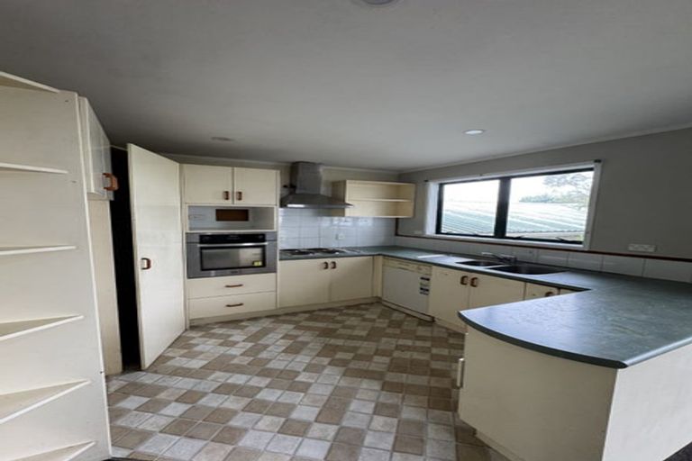 Photo of property in 302 Wairau Road, Glenfield, Auckland, 0629