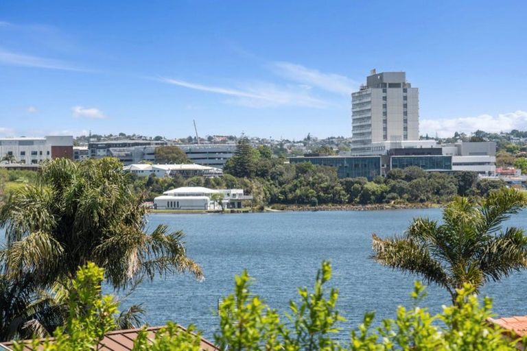 Photo of property in 21 Manurere Avenue, Takapuna, Auckland, 0622