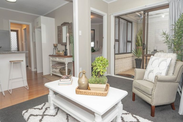 Photo of property in 2/30 Union Street, Papakura, 2110