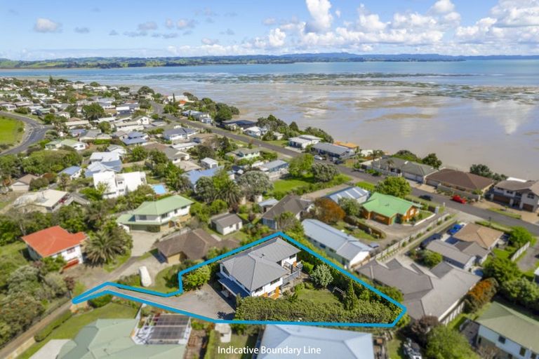 Photo of property in 37 Clarks Beach Road, Clarks Beach, 2122