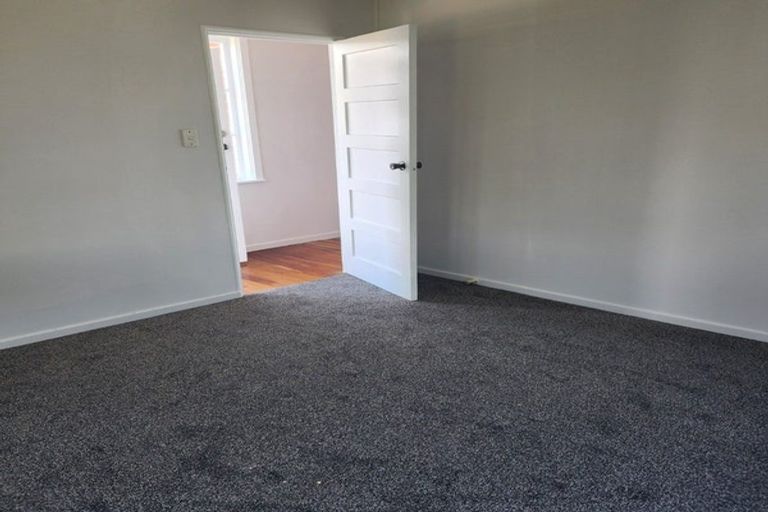 Photo of property in 44 Edmonton Road, Henderson, Auckland, 0612