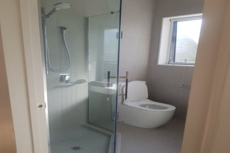 Photo of property in 18 Vazey Way, Hobsonville, Auckland, 0618