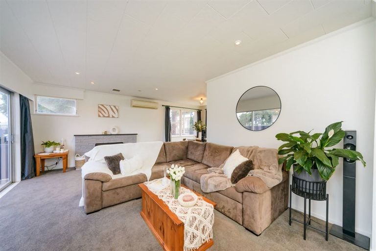 Photo of property in 22 Rhodes Drive, Kelvin Grove, Palmerston North, 4414