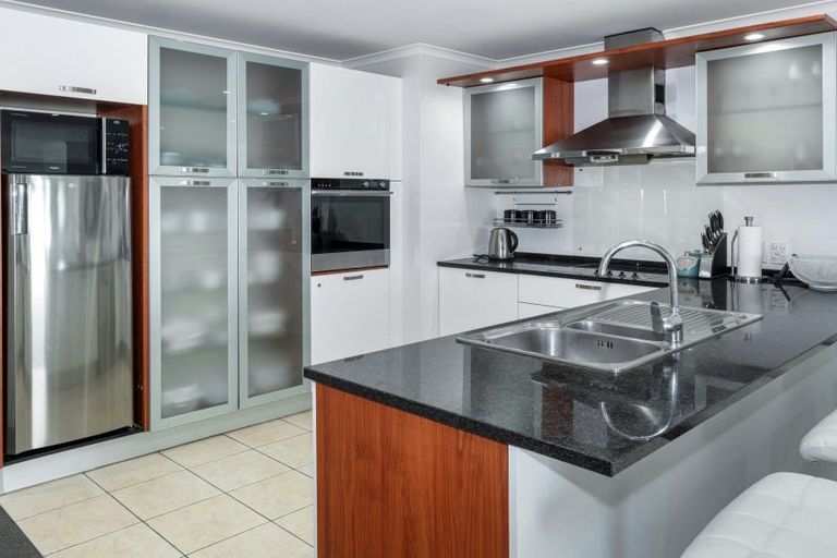 Photo of property in 311/136 Marine Parade, Mount Maunganui, 3116