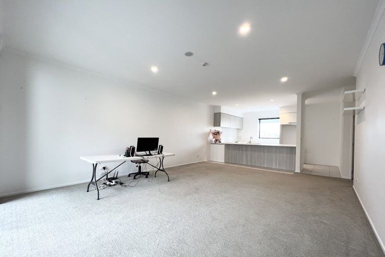Photo of property in 217 Hobsonville Point Road, Hobsonville, Auckland, 0616