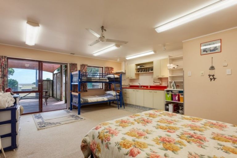 Photo of property in 1019 Papamoa Beach Road, Papamoa Beach, Papamoa, 3118