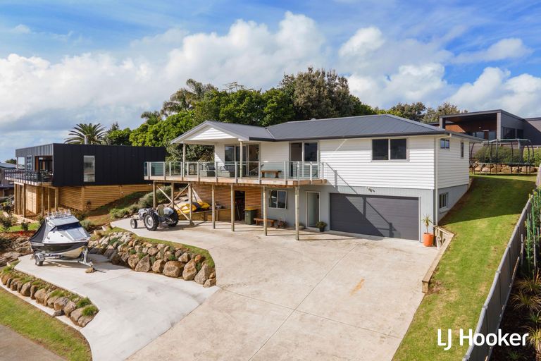 Photo of property in 11 Ralph Lane, Waihi Beach, 3611