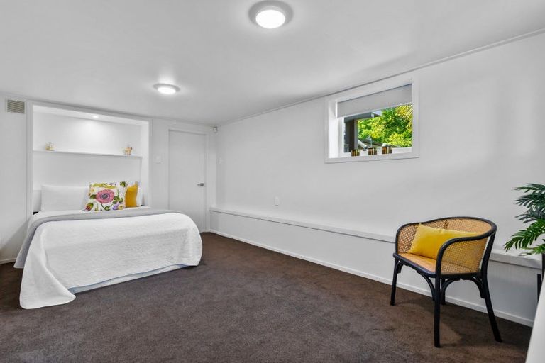 Photo of property in 10 Emily Lane, Greenhithe, Auckland, 0632