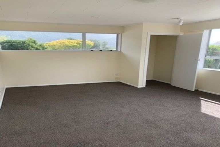Photo of property in 6 Haylock Grove, Totara Park, Upper Hutt, 5018