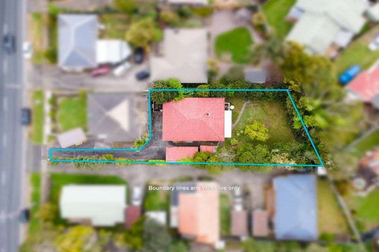 Photo of property in 2/160 Henderson Valley Road, Henderson, Auckland, 0612