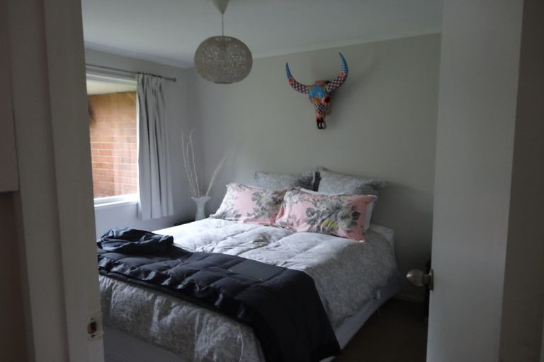 Photo of property in 2/7a Corrella Road, Belmont, Auckland, 0622