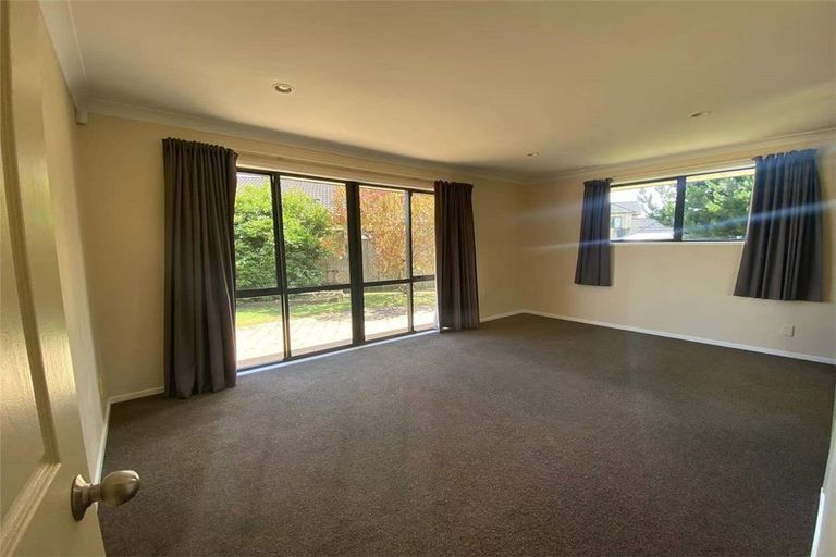 Photo of property in 46 Glenross Drive, Wattle Downs, Auckland, 2103