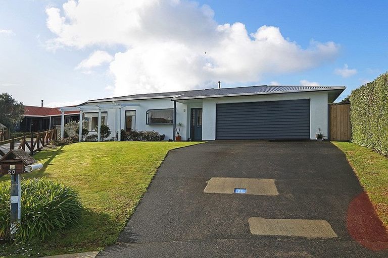 Photo of property in 20 Pohutukawa Drive, Opunake, 4616