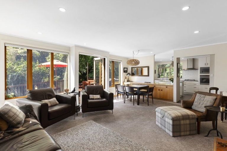 Photo of property in 41 Rona Street, Eastbourne, Lower Hutt, 5013