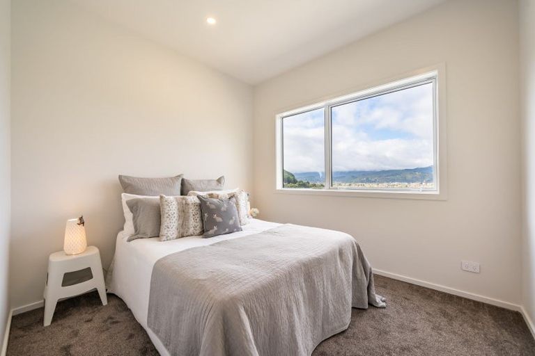 Photo of property in 64 Riverstone Drive, Riverstone Terraces, Upper Hutt, 5018