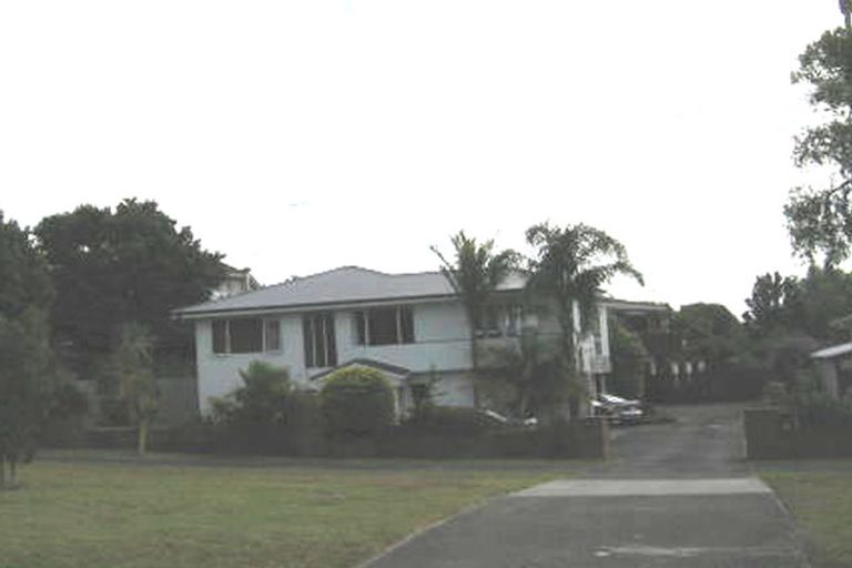 Photo of property in 1/264 East Coast Road, Forrest Hill, Auckland, 0620