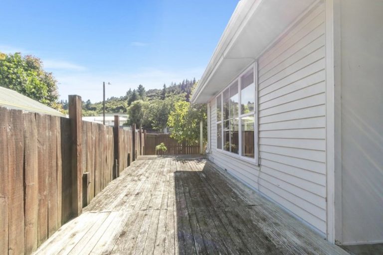 Photo of property in 6 Ngaturi Grove, Wainuiomata, Lower Hutt, 5014