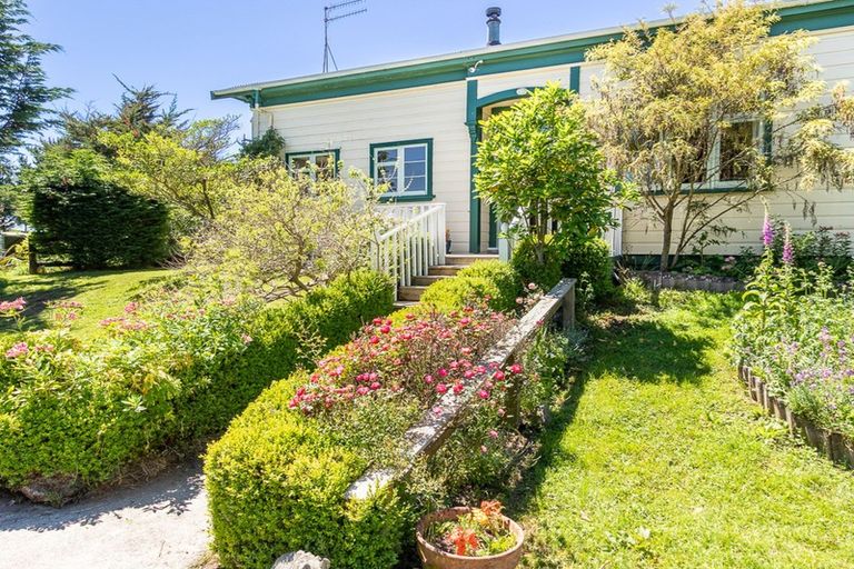 Photo of property in 191 Swamp Road, Te Horo, Otaki, 5581