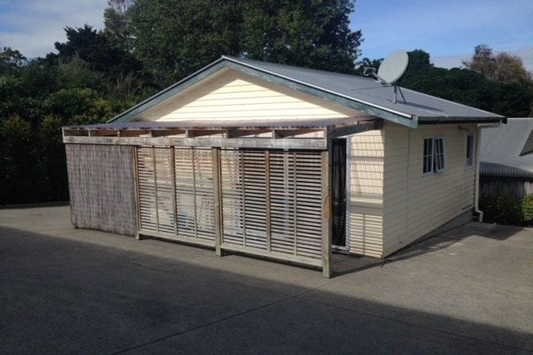 Photo of property in 25 Glenfern Road, Mellons Bay, Auckland, 2014